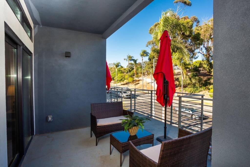 3 Floor Townhouse Next To Downtown Max 12 Sleepers San Diego