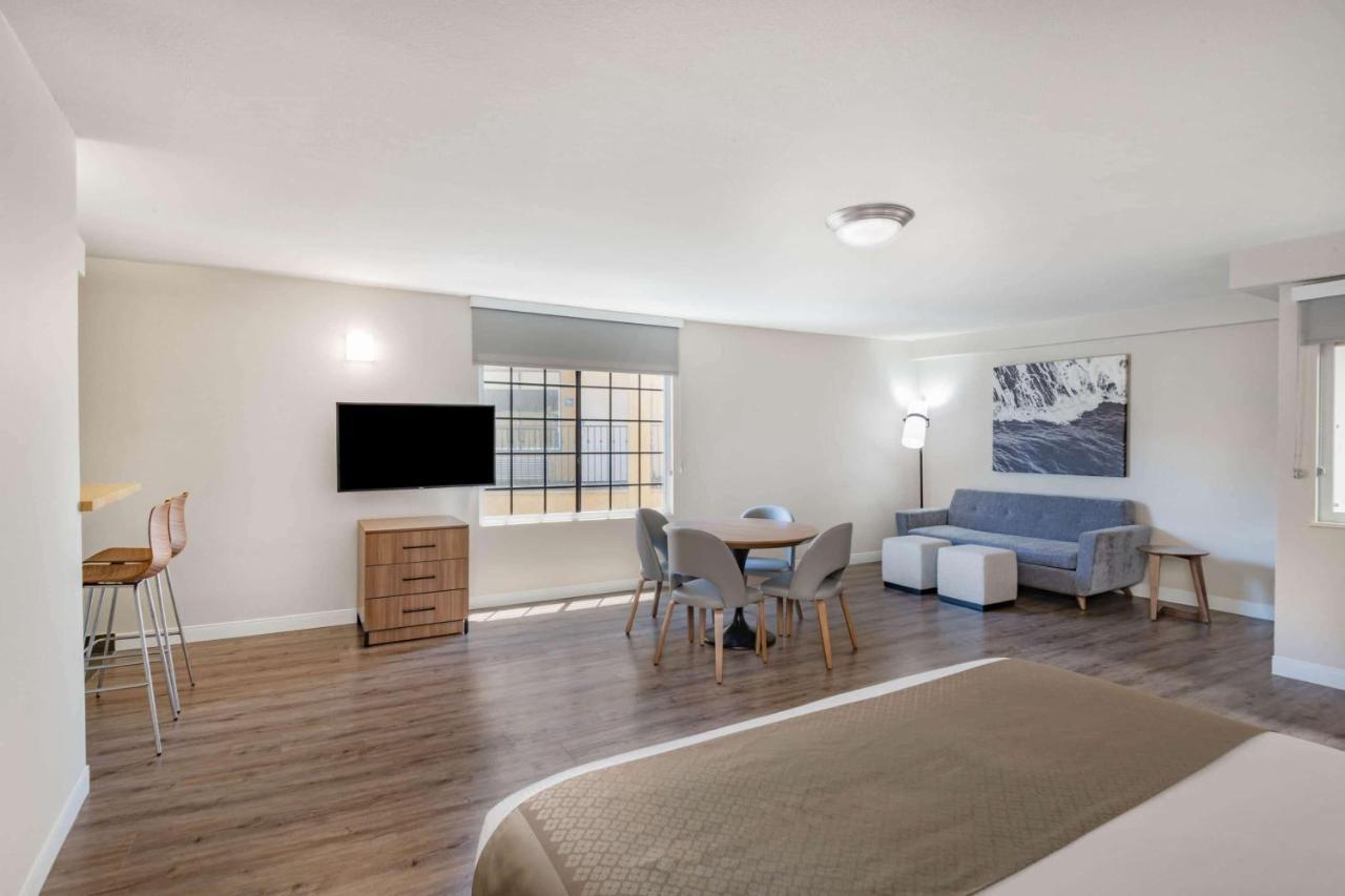 Wyndham Garden Hotel