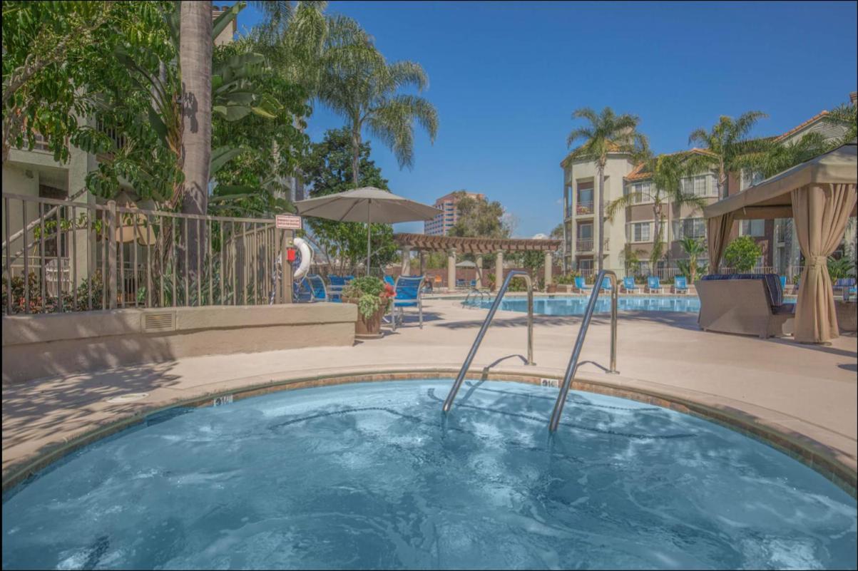 Awesome Mission Valley 2 Bedrooms Mc1
