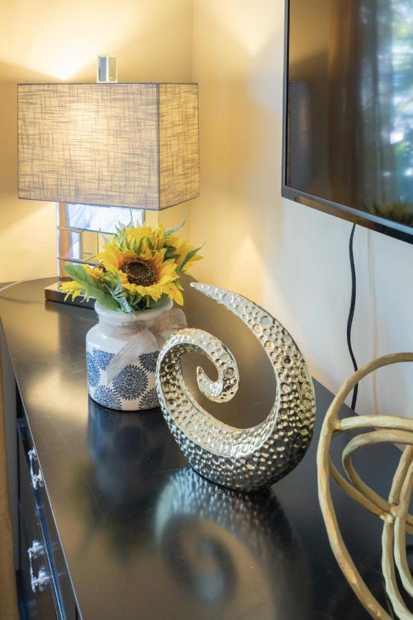 Cozy & Comfortable Private Bedroom & Bathroom * San Diego