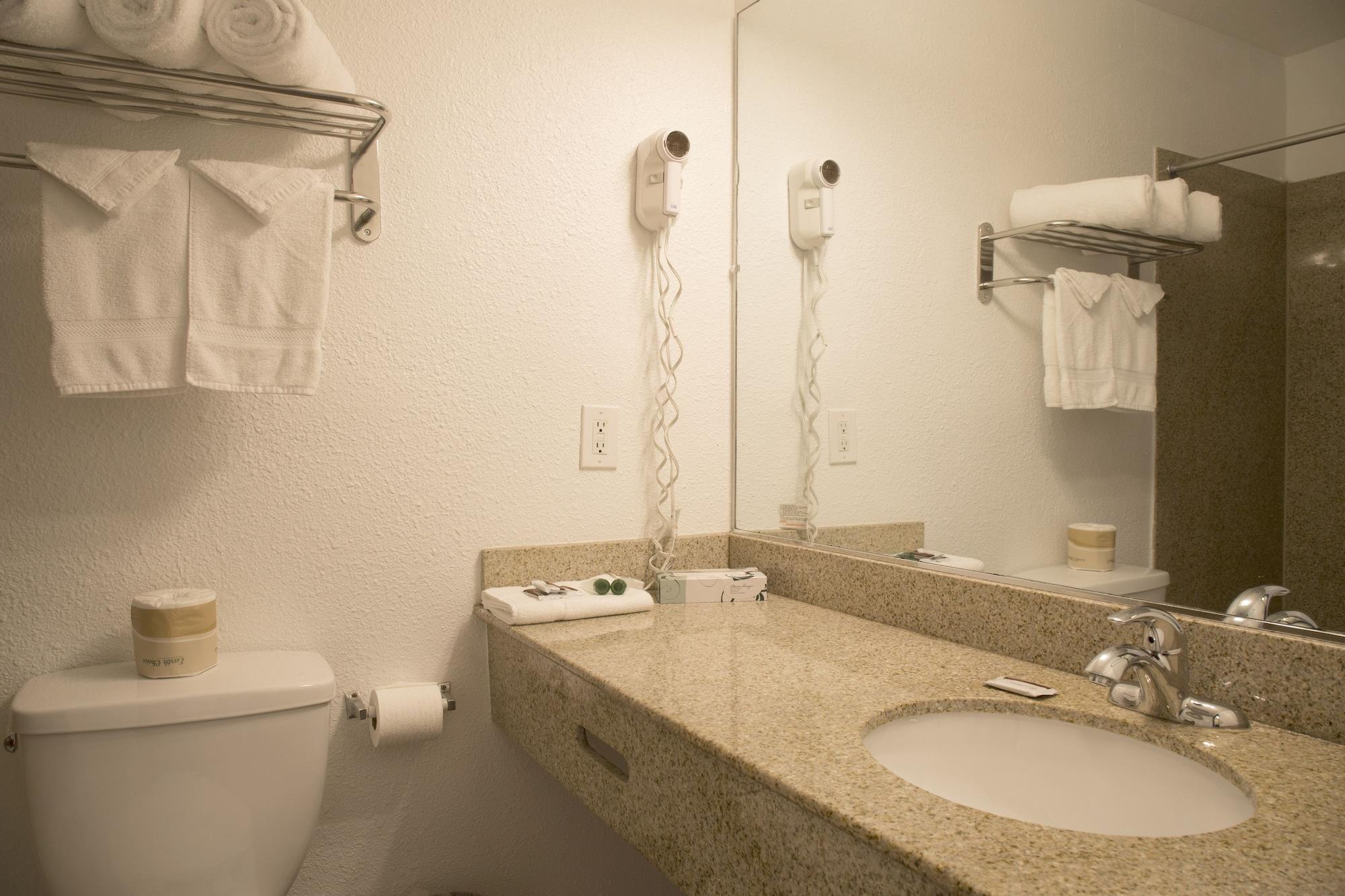 Harborview & Suites-convention Center-airport-gaslamp-seaworld-zoo-balboa Park Motel