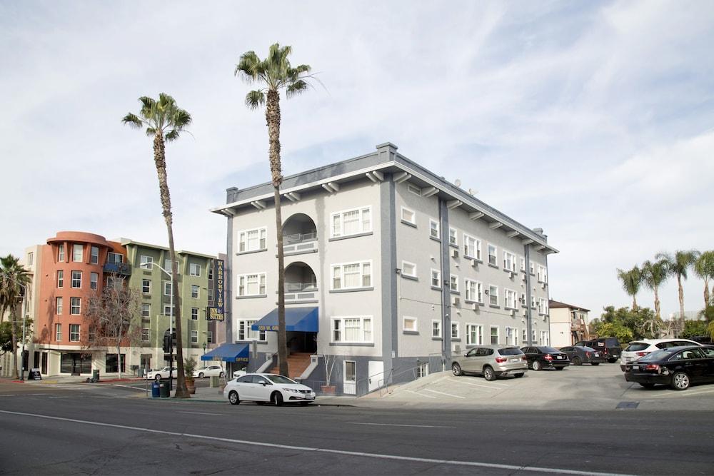 Harborview & Suites-convention Center-airport-gaslamp-seaworld-zoo-balboa Park San Diego