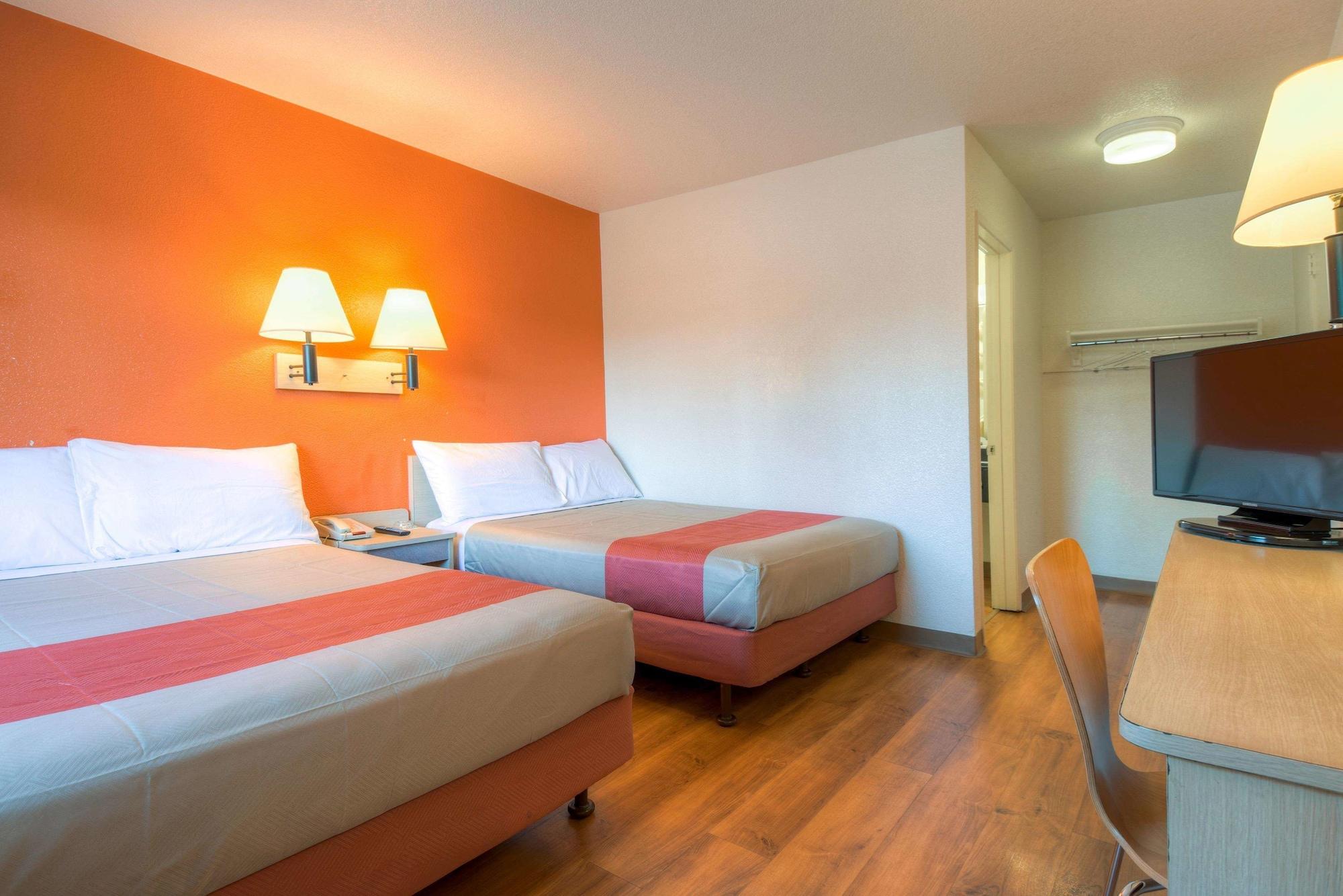 Hotel 6-san Ysidro, Ca - - Border 3*