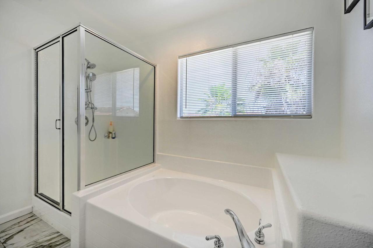 Sanctuary With Hot Tub And Large Patio! Holiday home