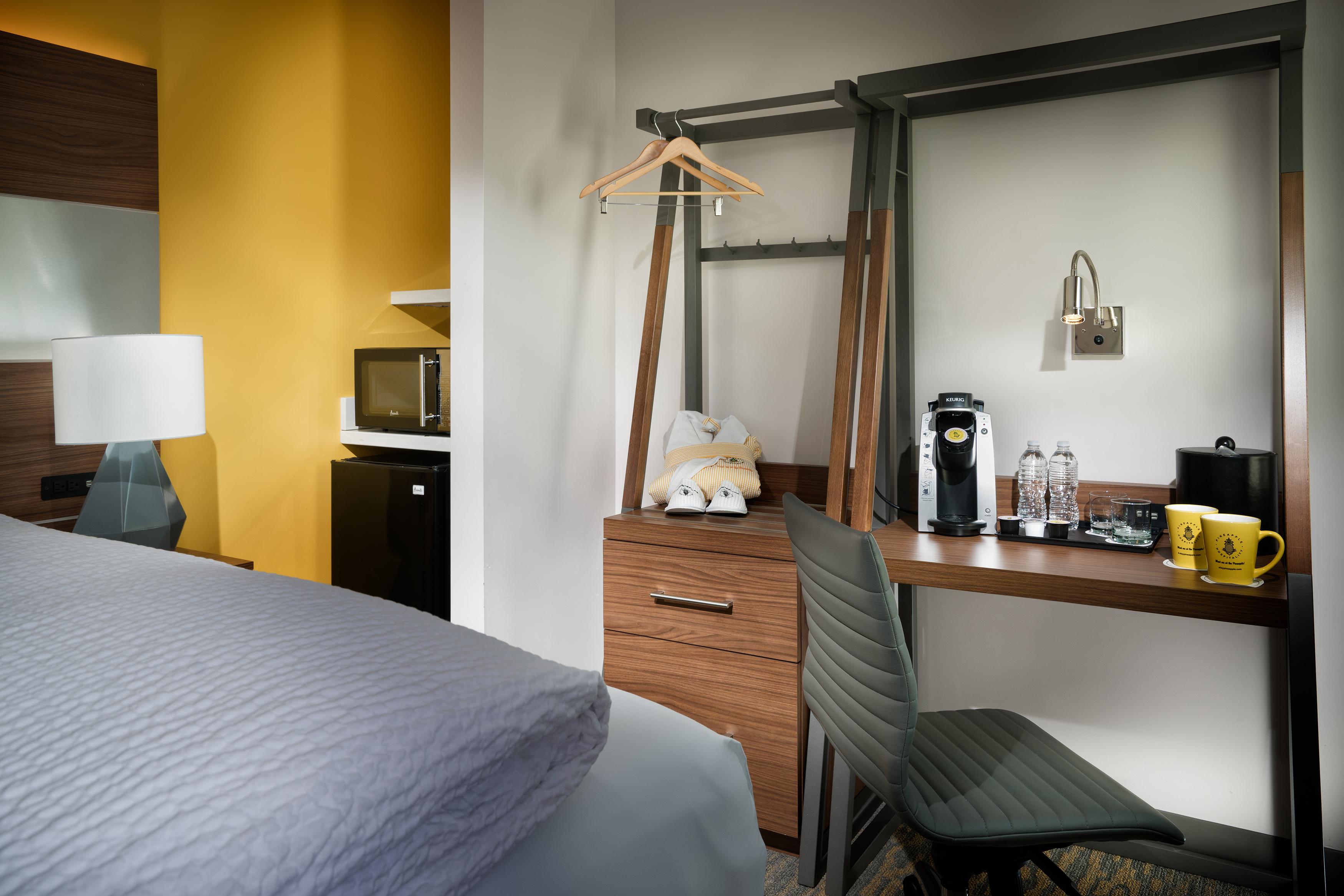 Staypineapple, Hotel Z, Gaslamp San Diego