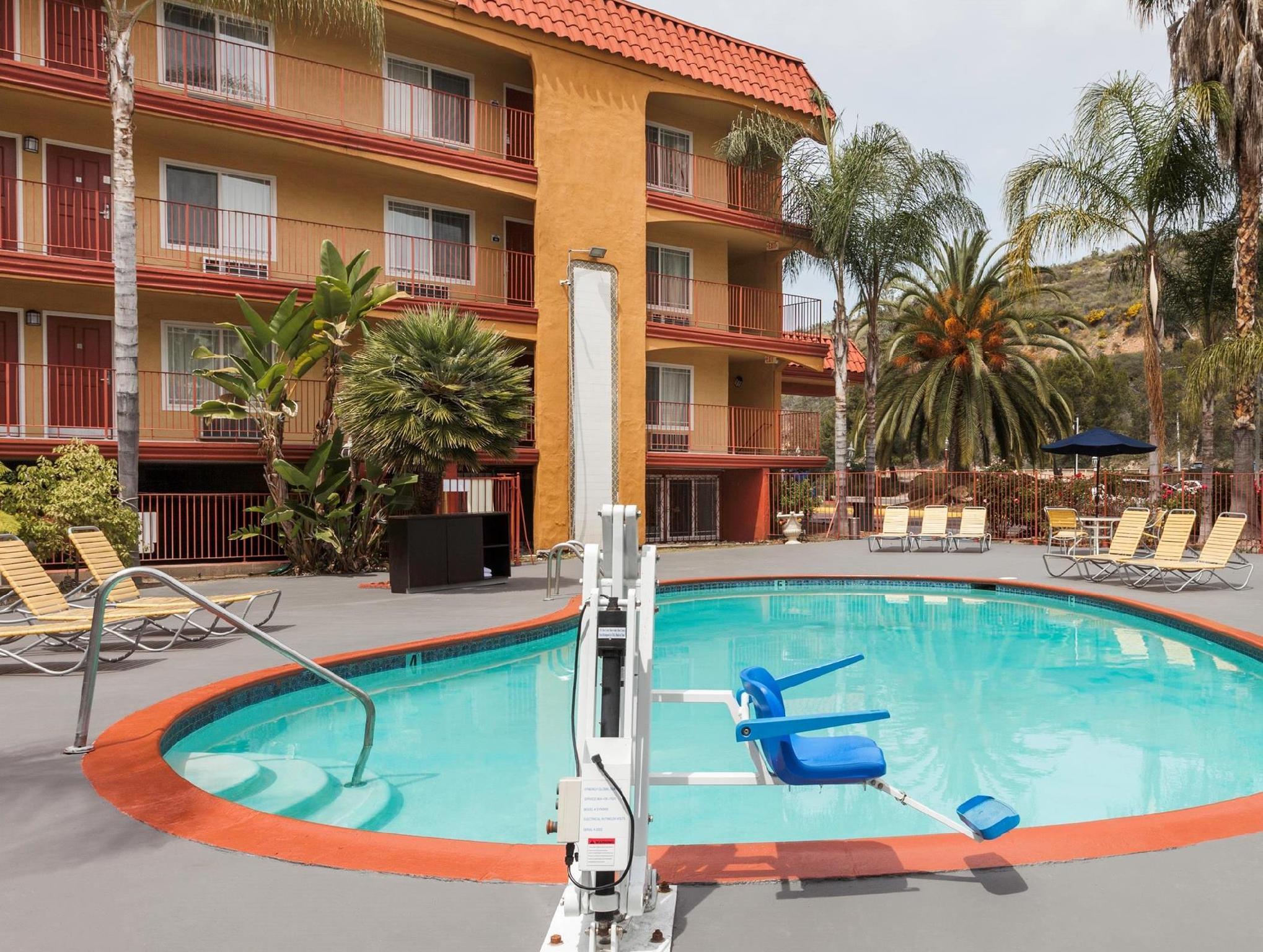 Days By Wyndham Mission Valley-sdsu Hotel 2*