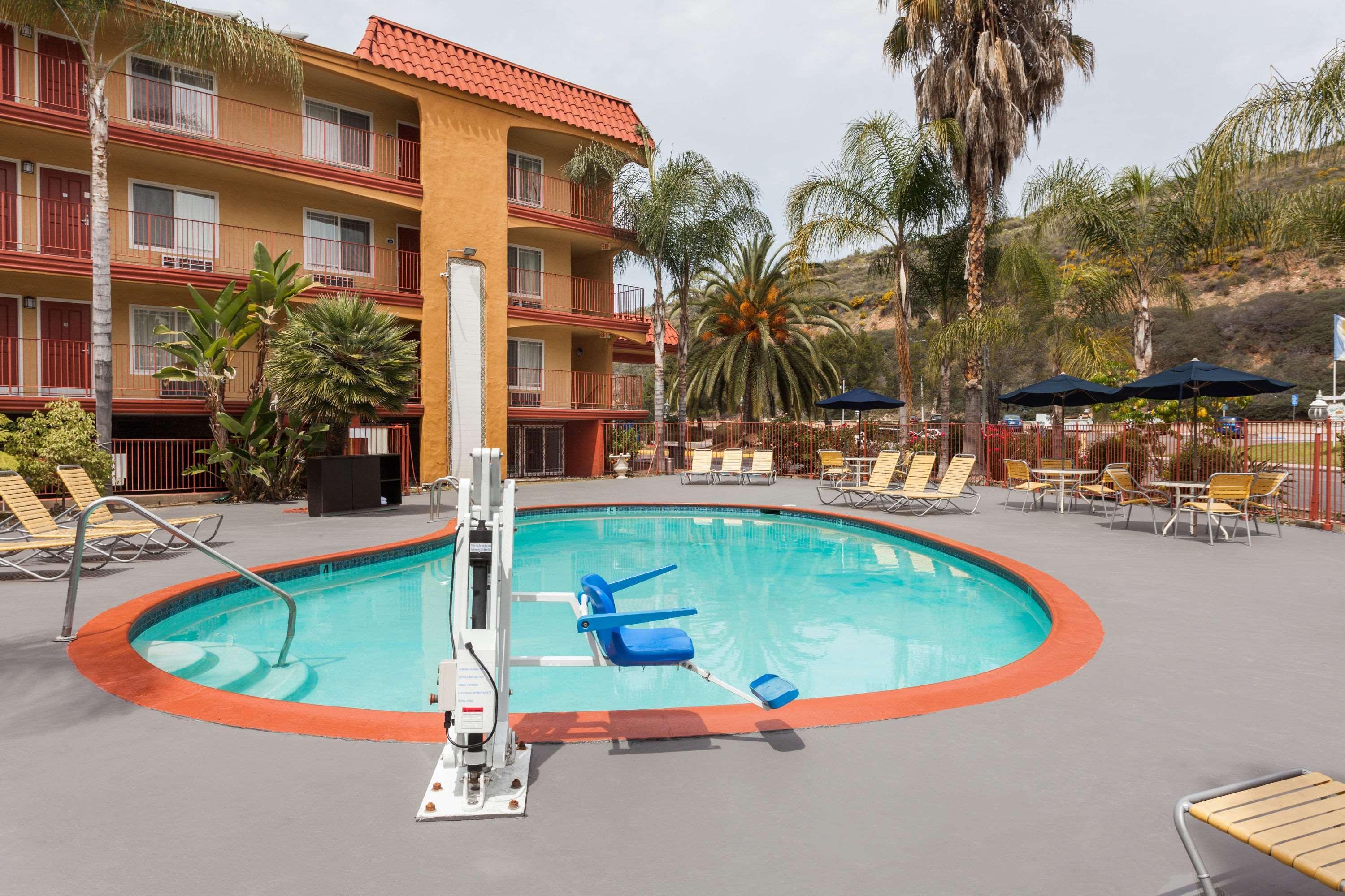Hotel Days By Wyndham Mission Valley-sdsu
