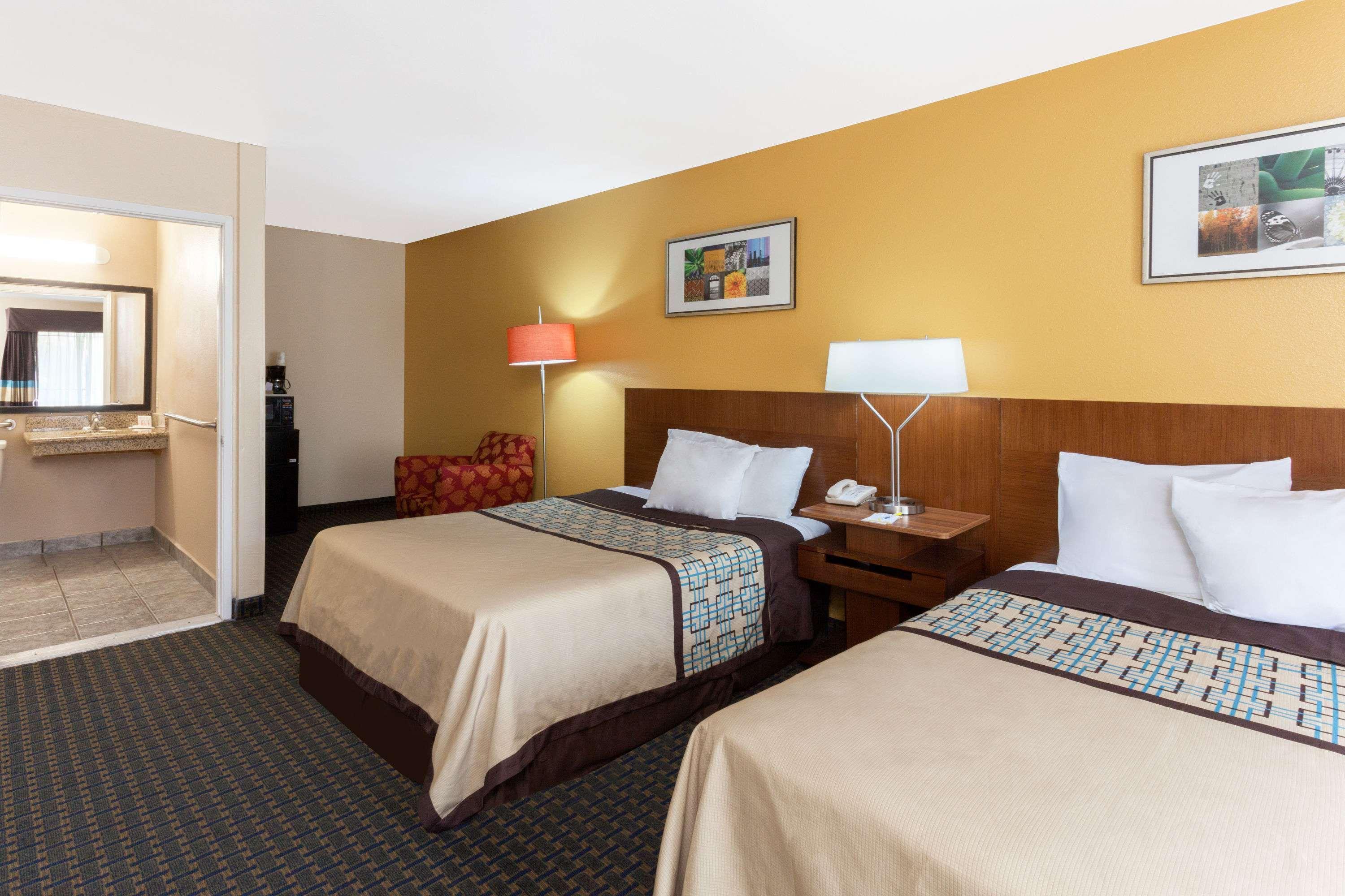Hotel Days By Wyndham Mission Valley-sdsu 2*