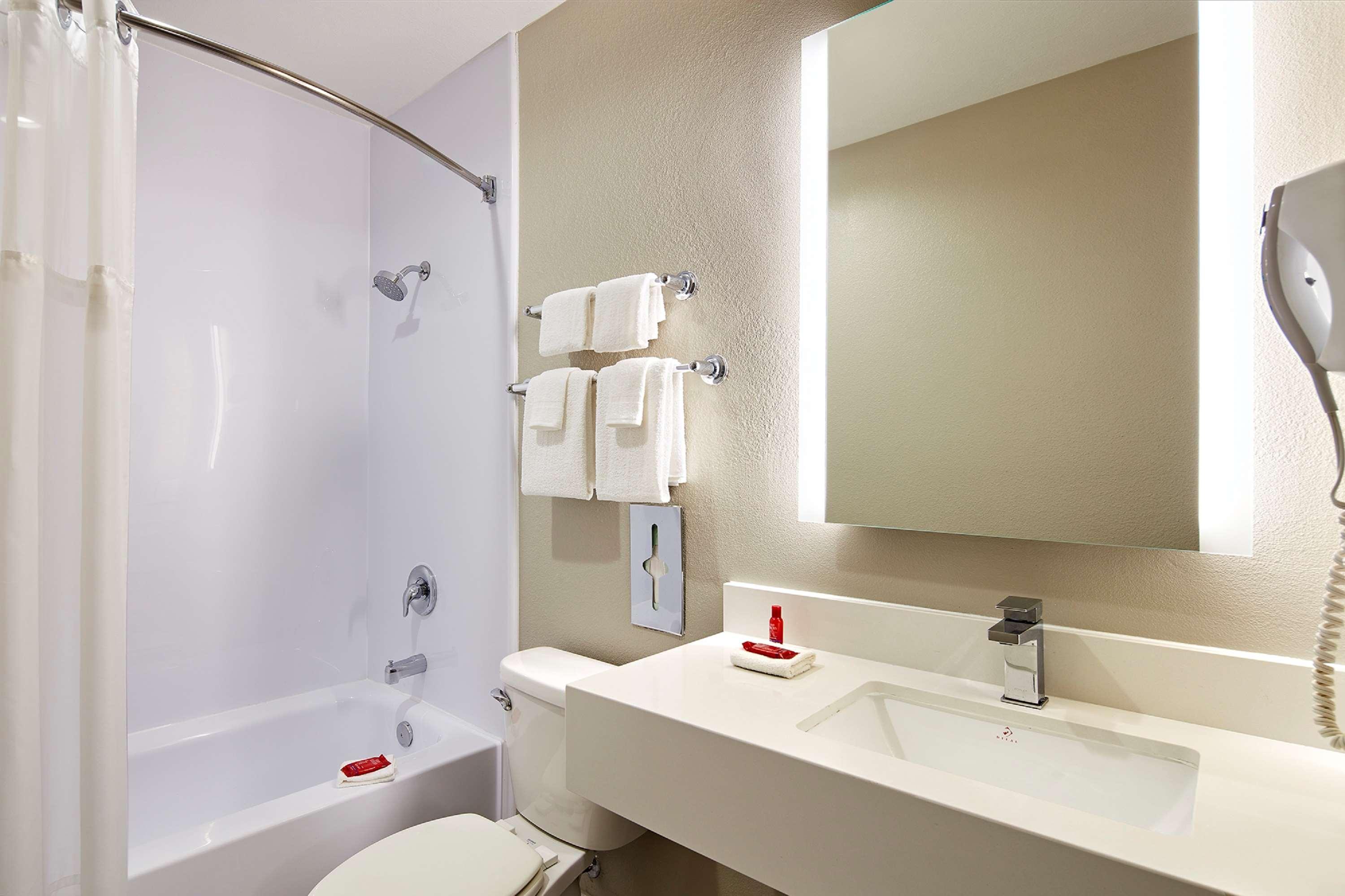Surestay By Western Pacific San Diego