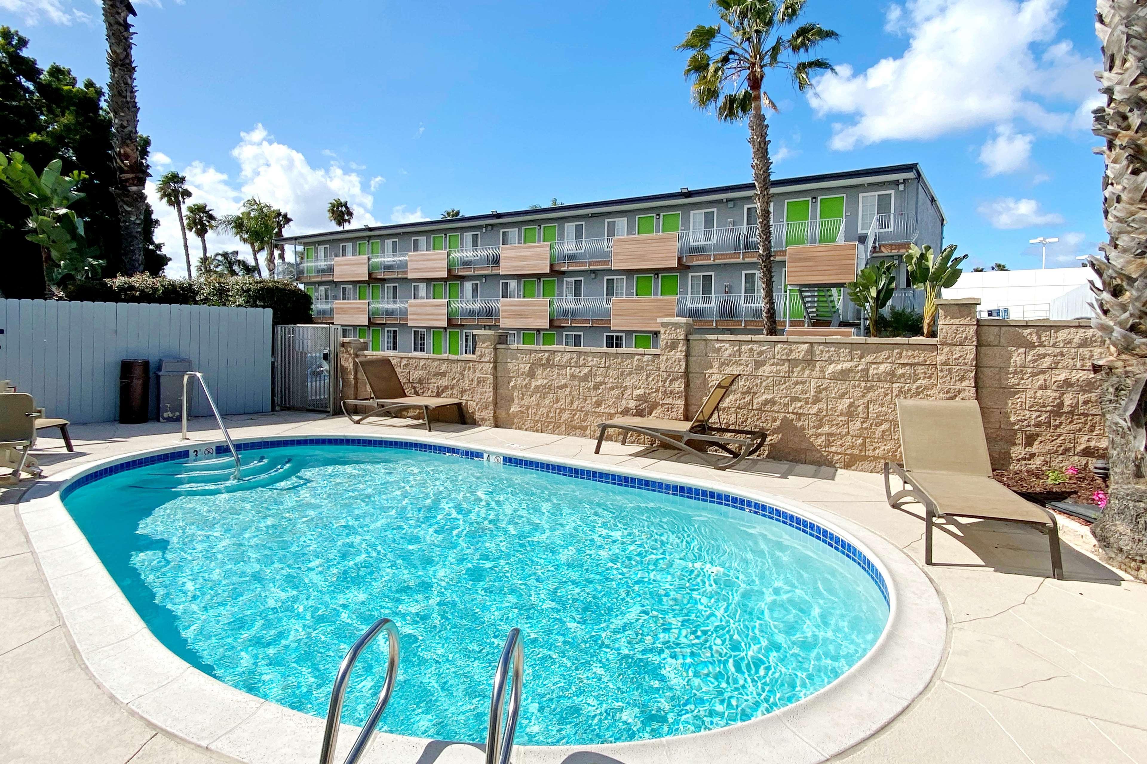 Surestay By Western Pacific Hotel 2*