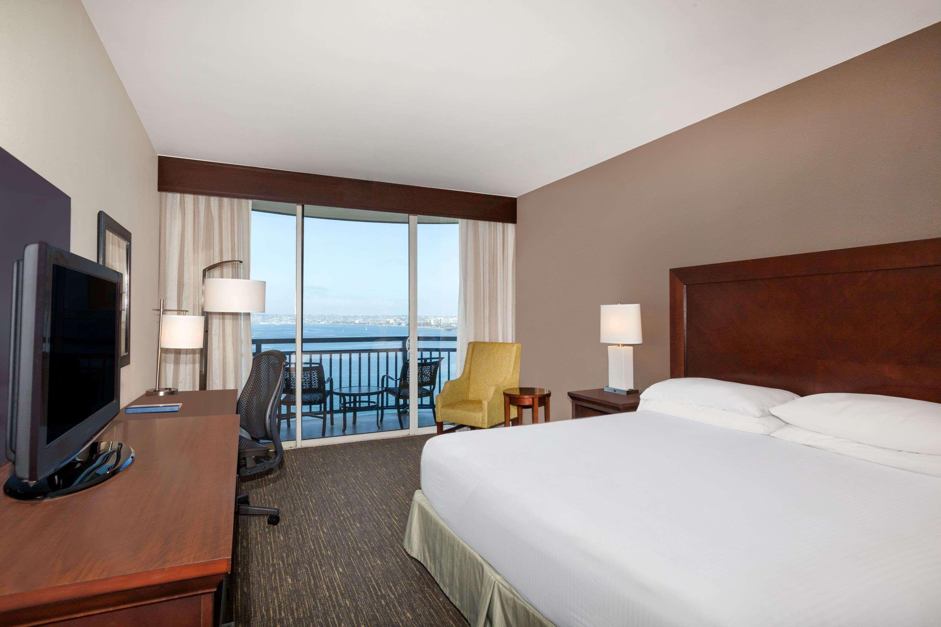 Wyndham Bayside Hotel