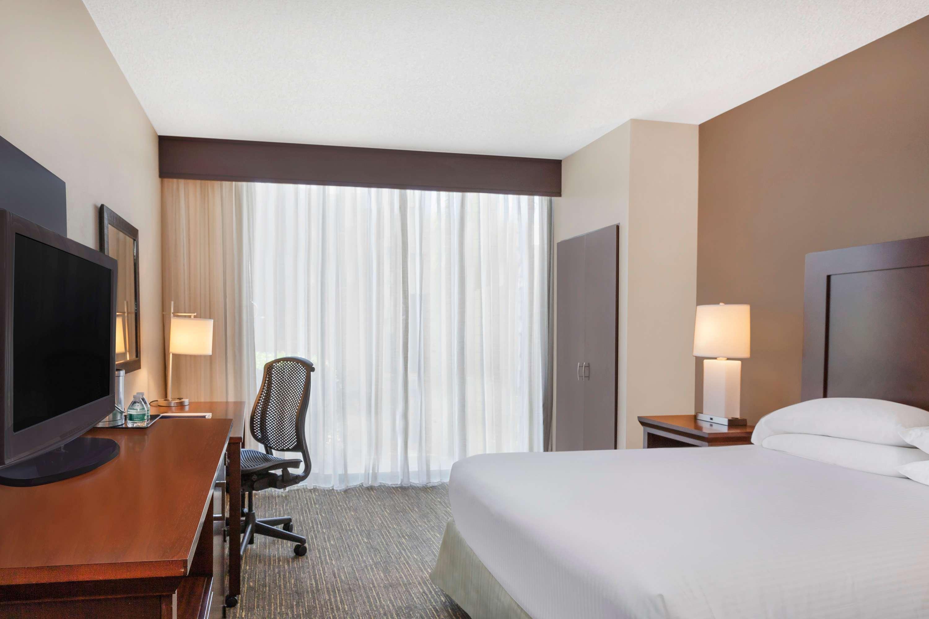 Hotel Wyndham Bayside 3*