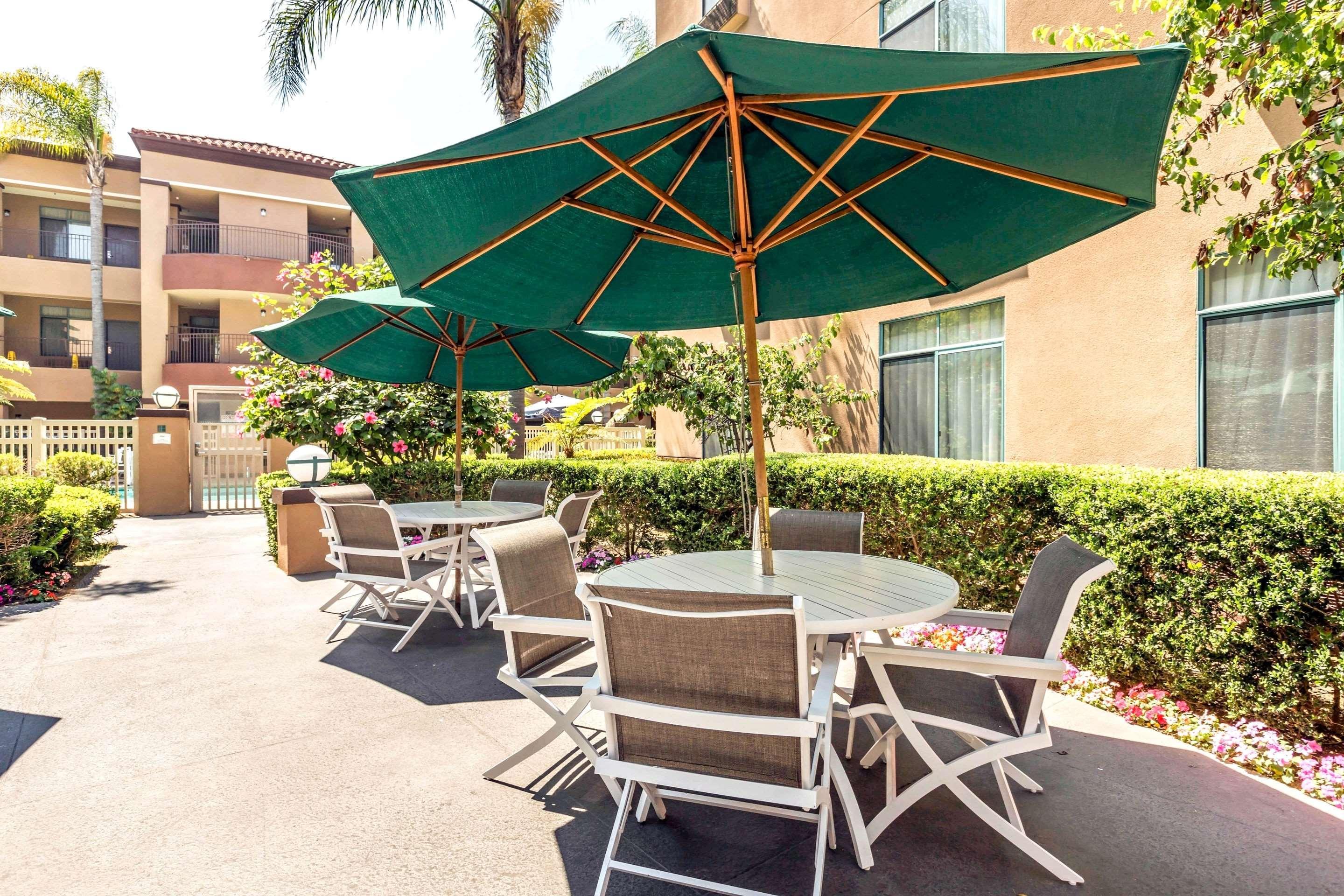 Ramada By Wyndham 2*