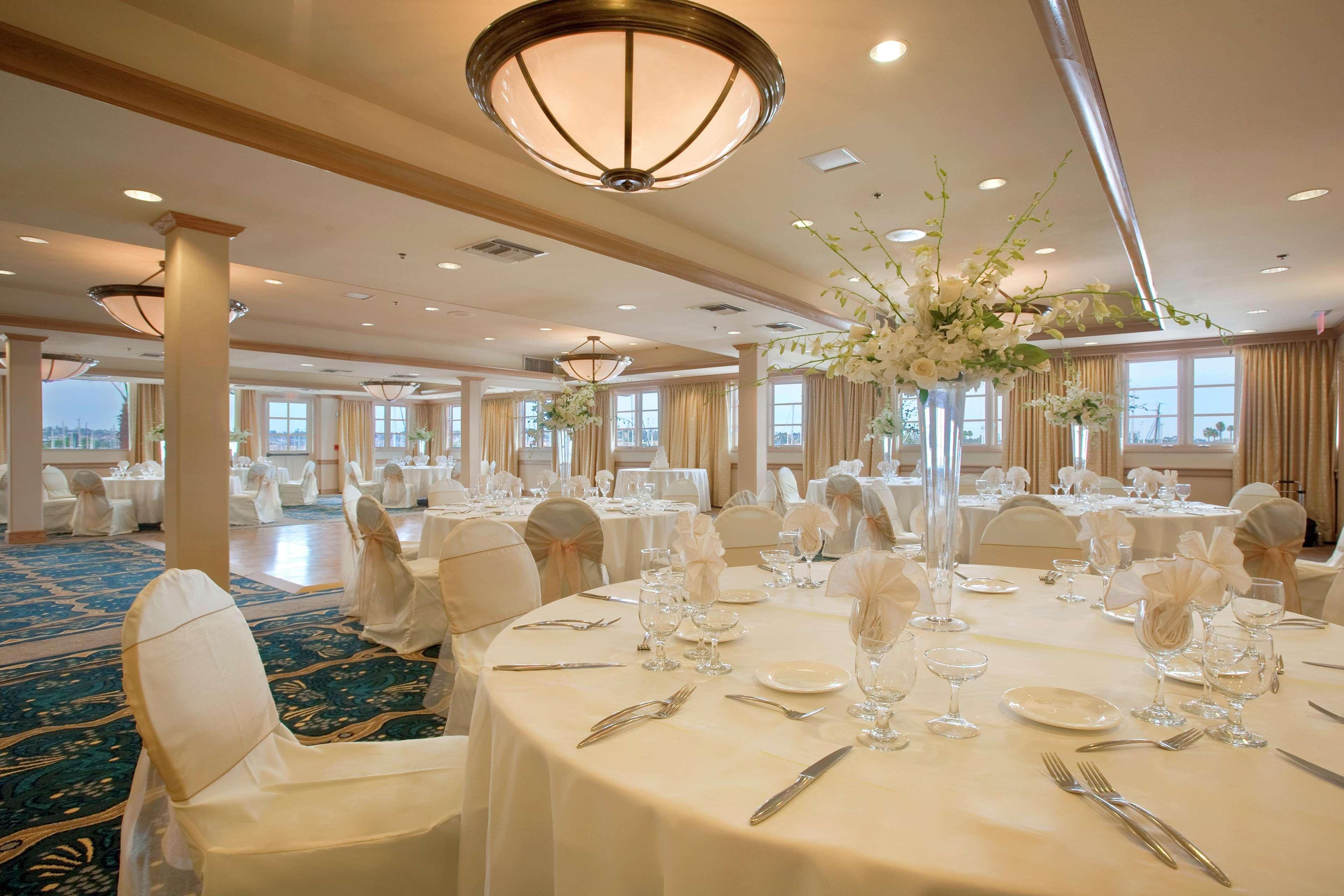 Hotel Hilton Airport/harbor Island 3*