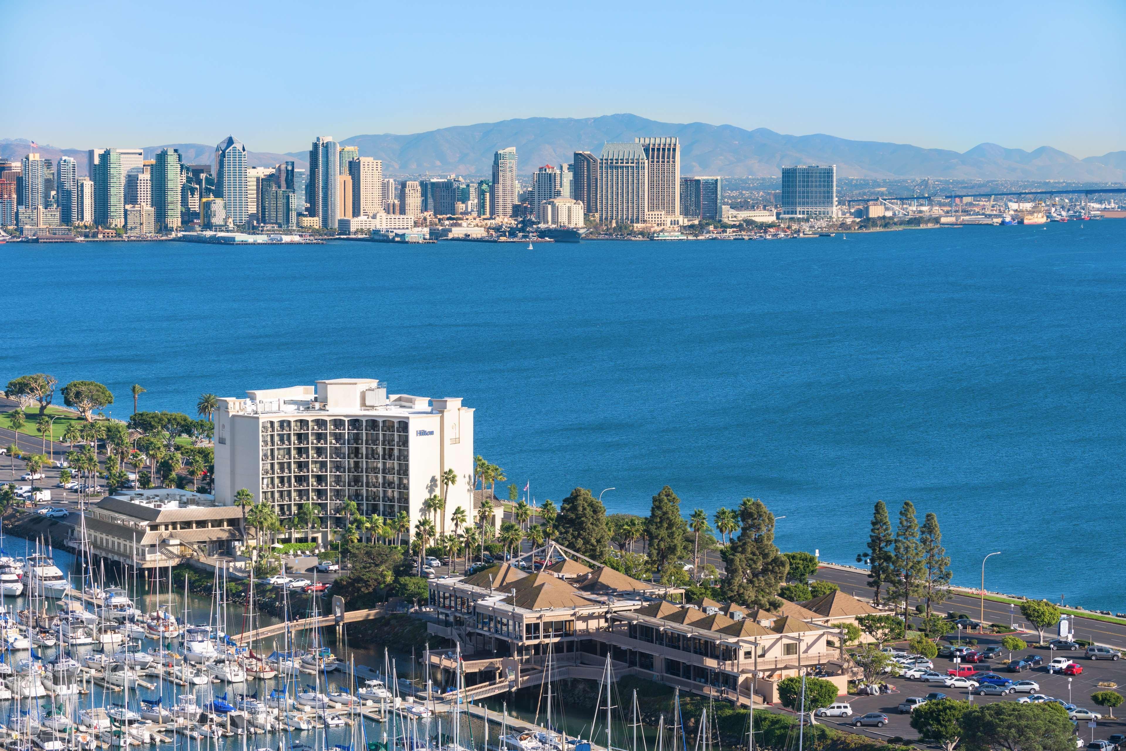 Hilton Airport/harbor Island Hotel