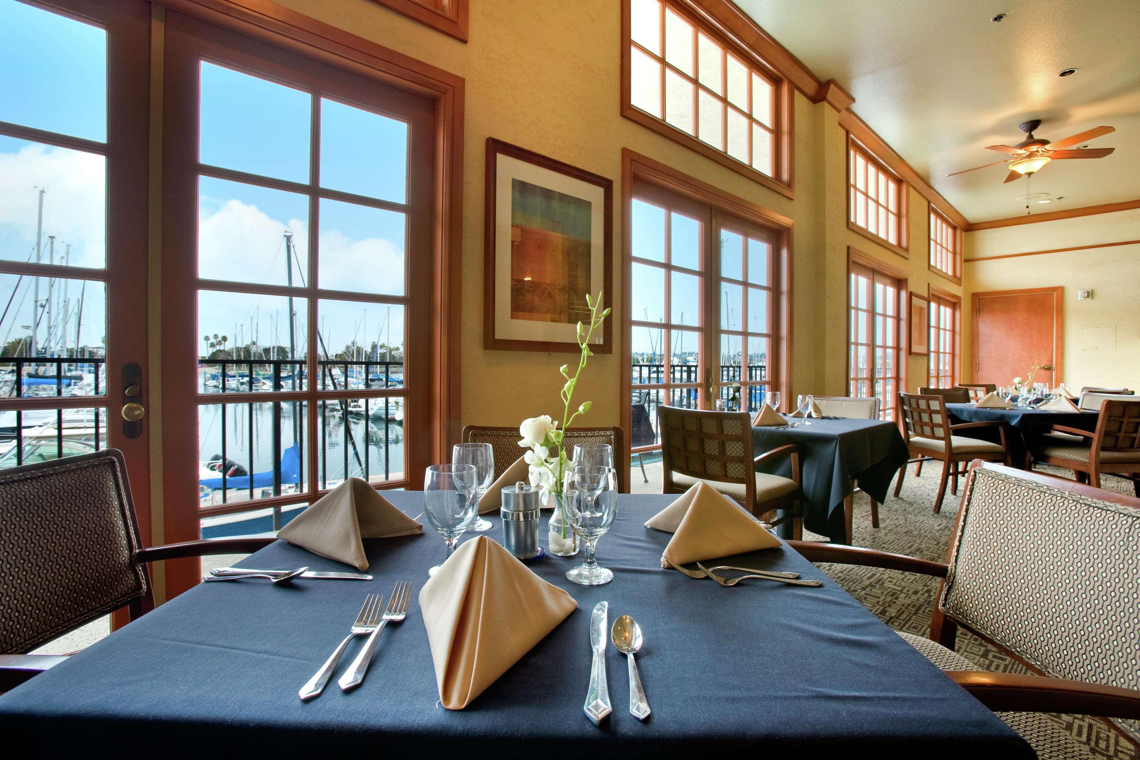 Hilton Airport/harbor Island Hotel 3*
