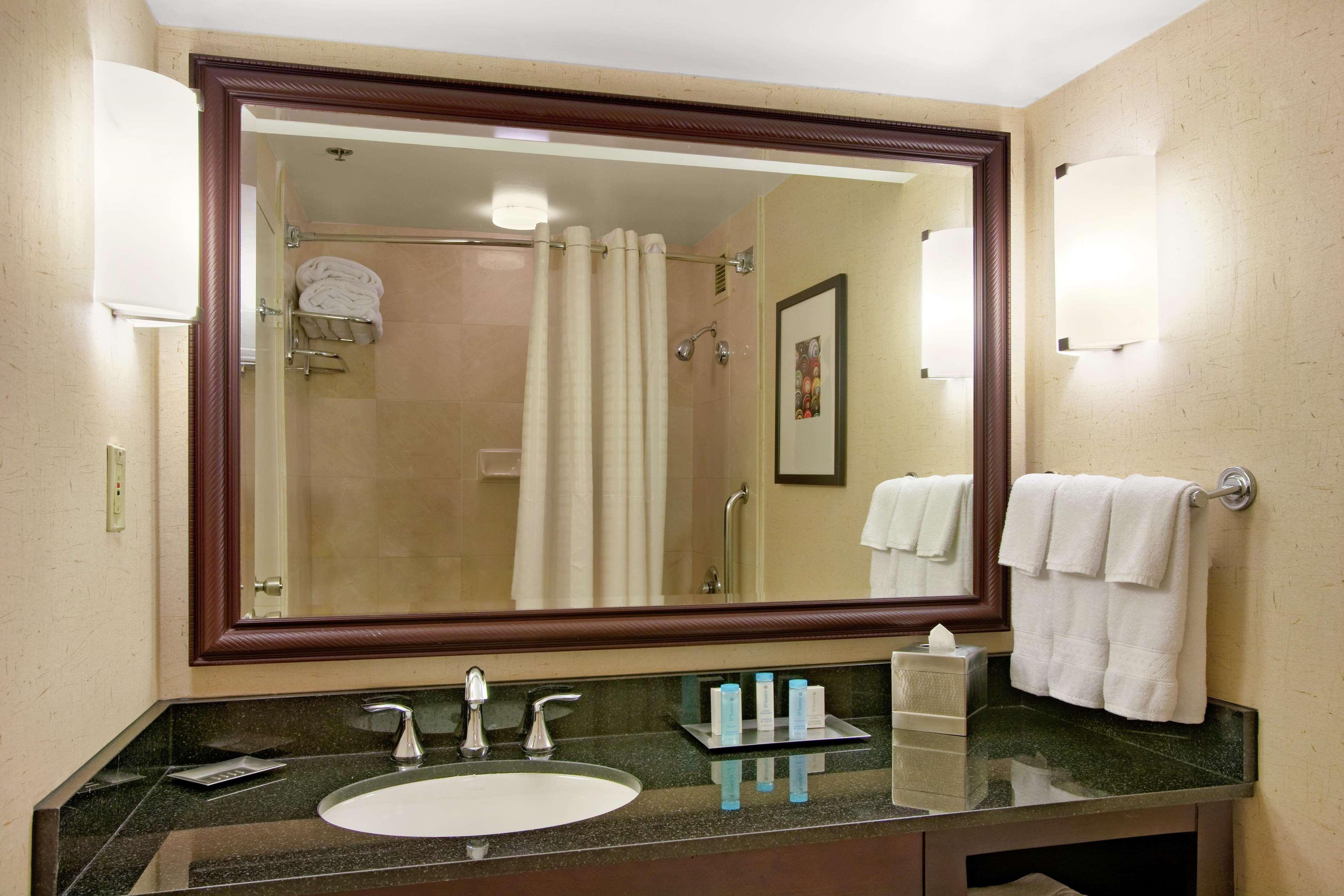 Hilton Airport/harbor Island 3* San Diego