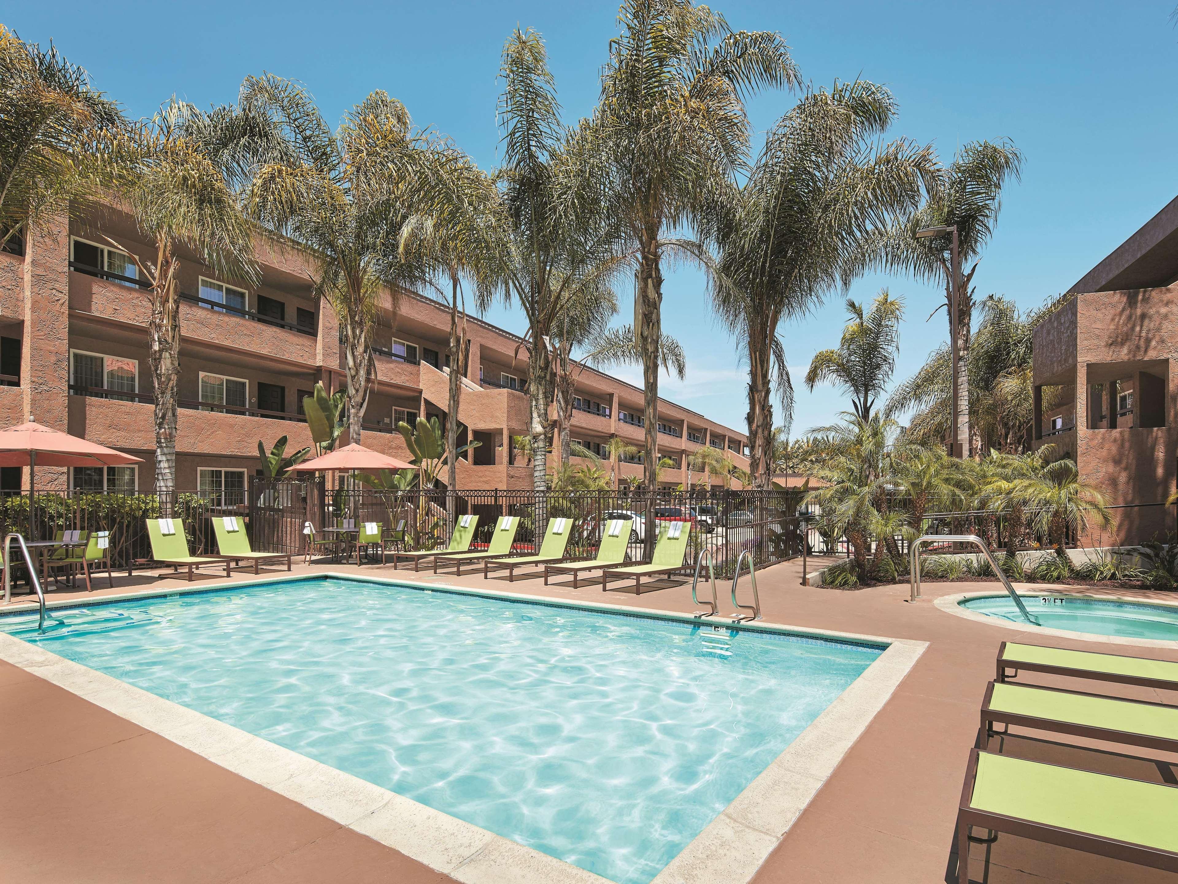 Mission View & Sea World - Zoo Hotel San Diego