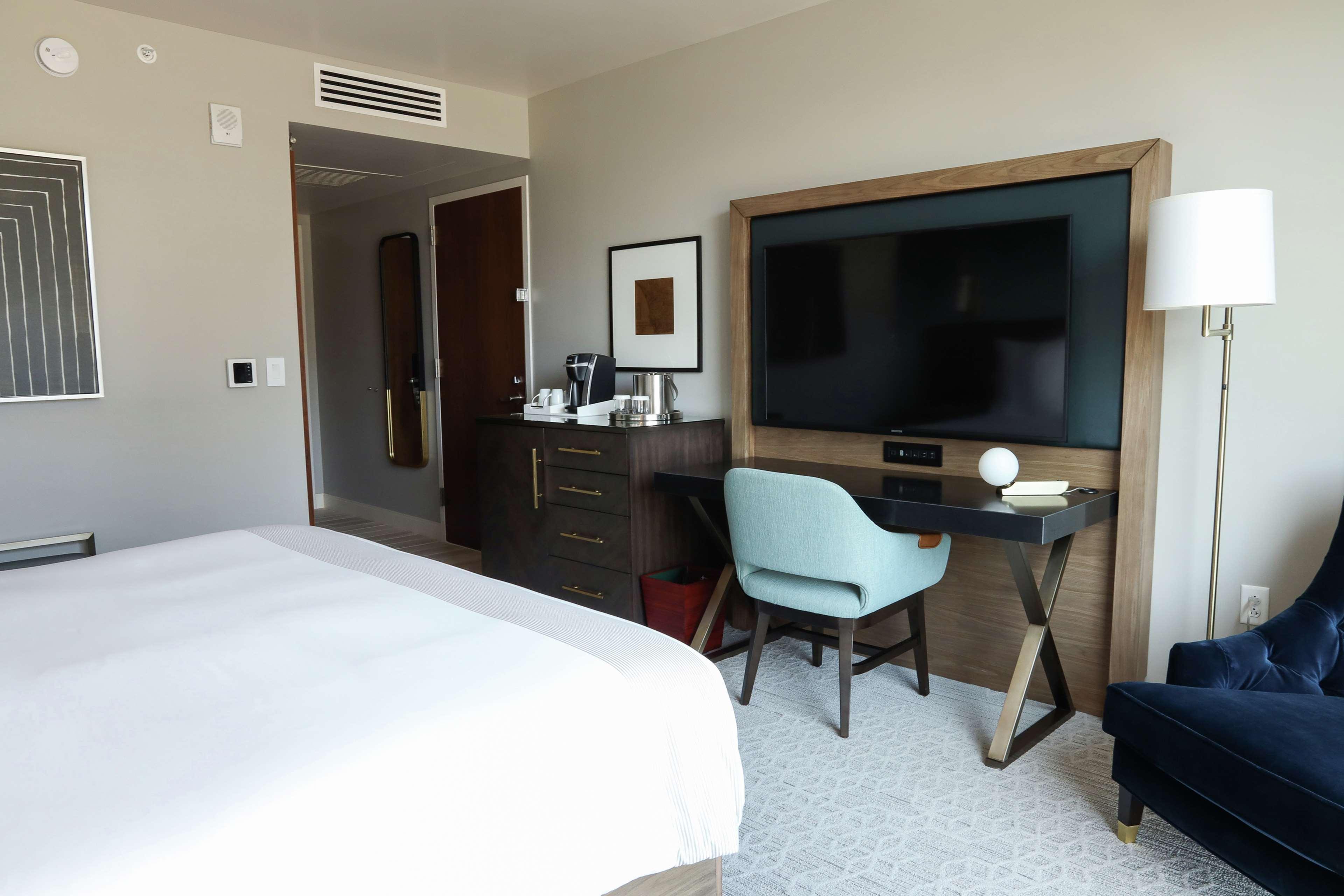 Carte Downtown, Curio Collection By Hilton 4*