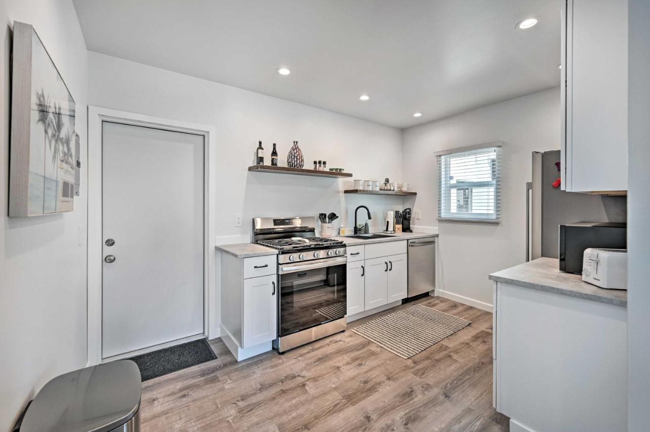 Stylish With Smart Tv! Apartment *