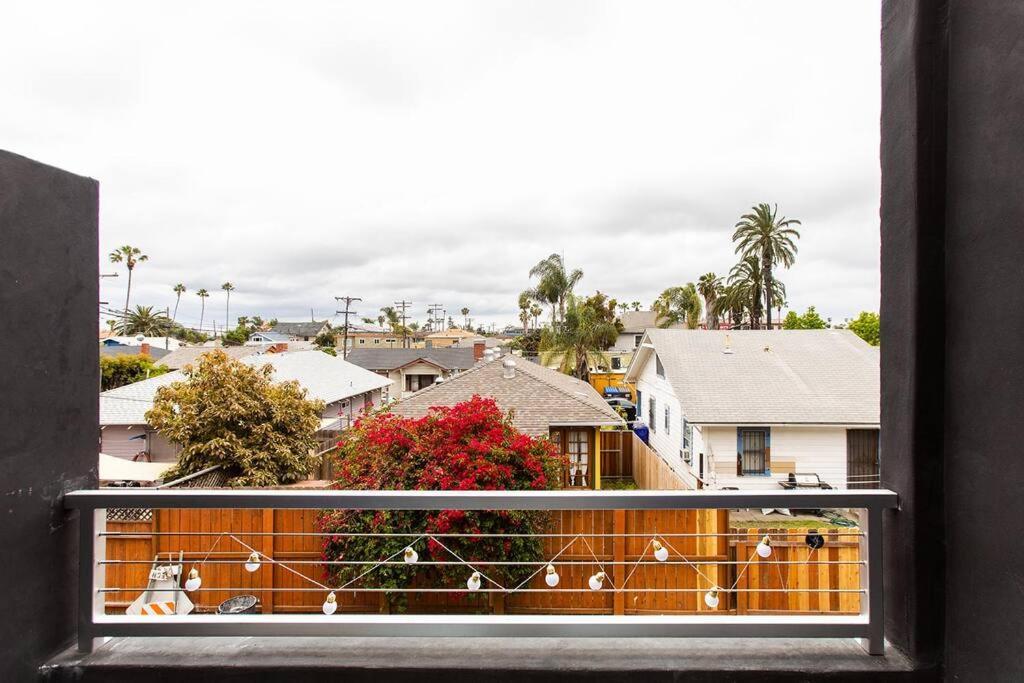 Apartment Professionals-restaurants-fastwifi-a C-desk- Pets *