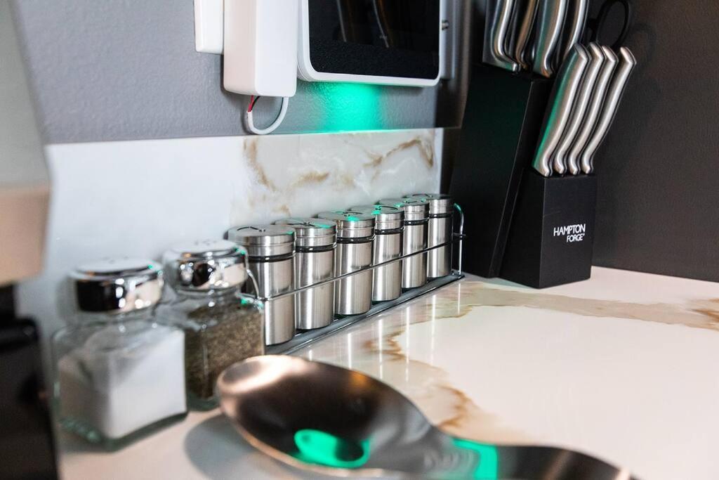 Professionals-restaurants-fastwifi-a C-desk- Pets Apartment *
