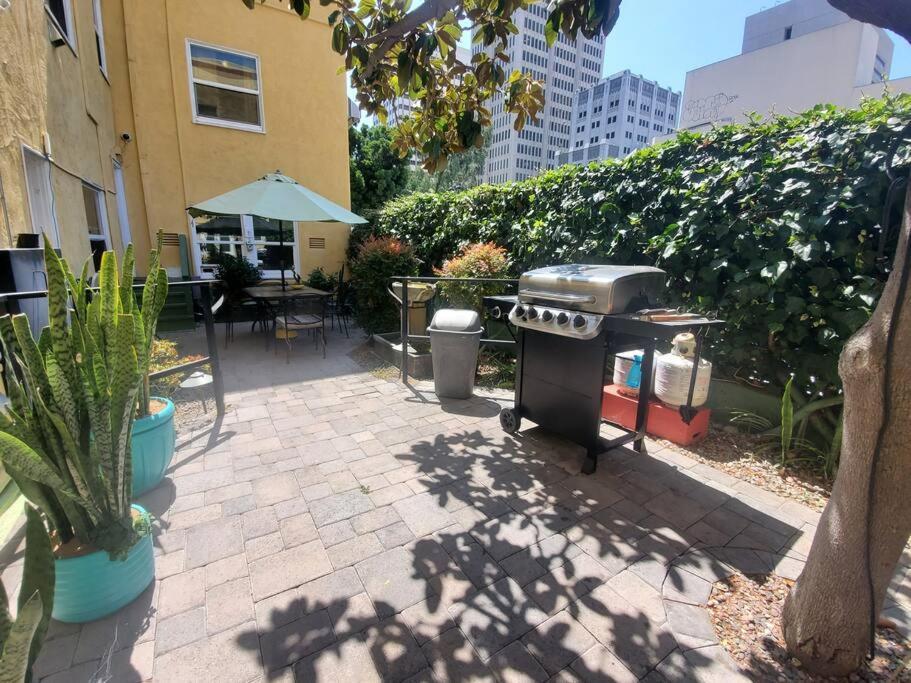 Love-themed Studio For Two Downtown! Perfect To Experience The City! Apartment