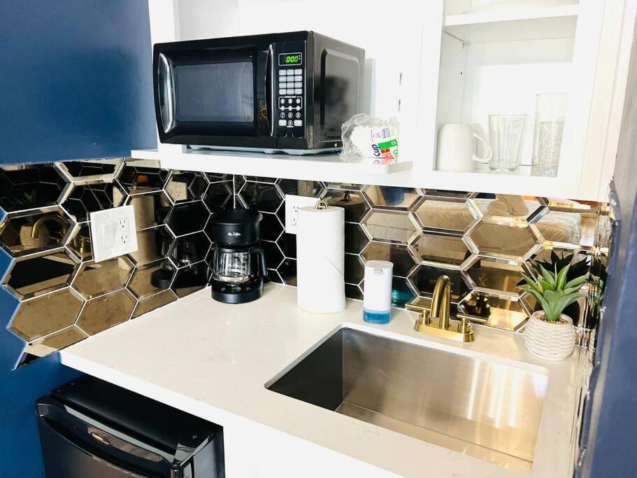 Modern Design Studio For Two Gaslamp District! Located In The Heart Of Downtown San Diego! * San Diego