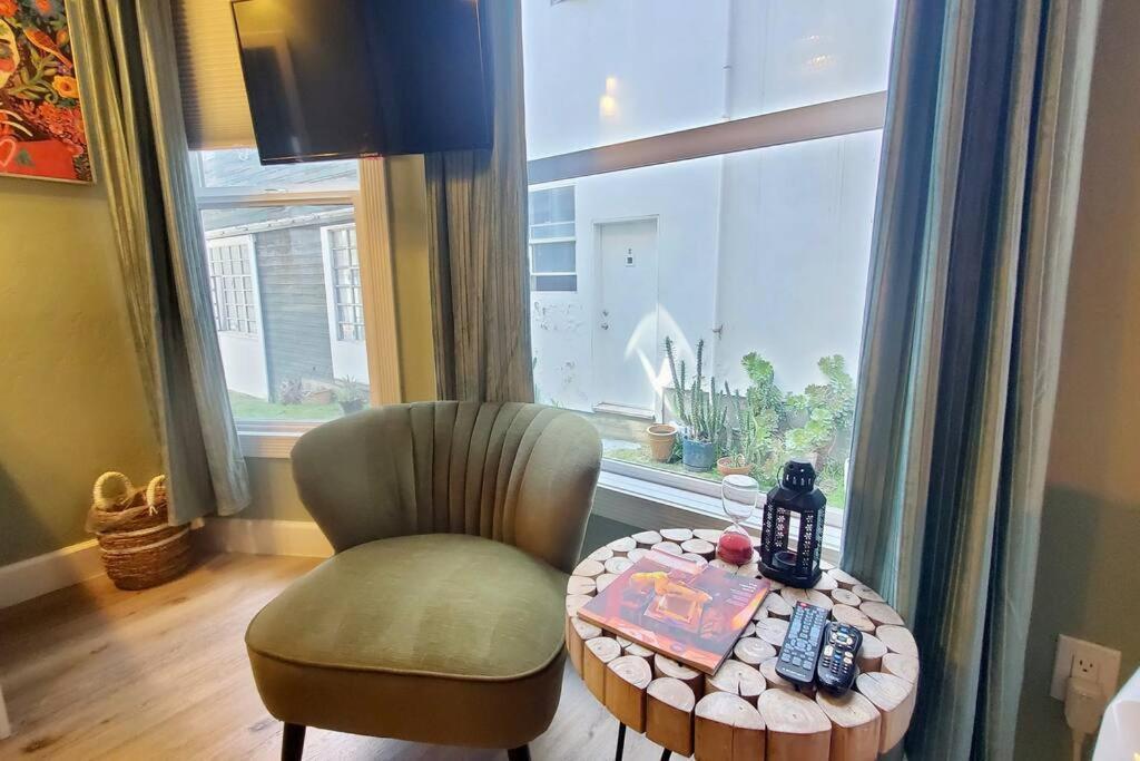 Apartment Charming And Cozy Studio Gaslamp! Perfectly Located In Downtown! San Diego