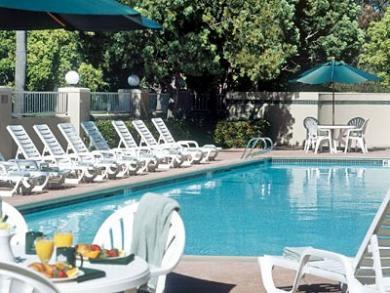 Country & By Radisson, North, Ca Hotel 3*