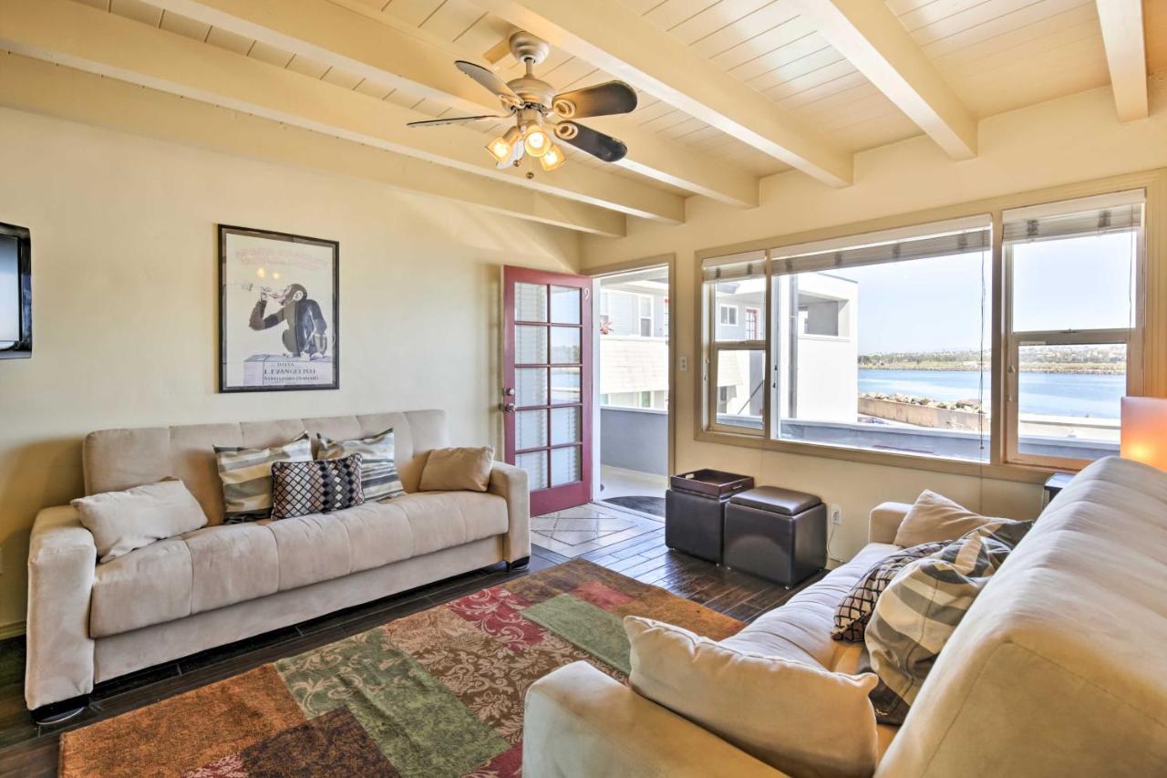 Waterfront - Walk To Mission Beach Apartment *