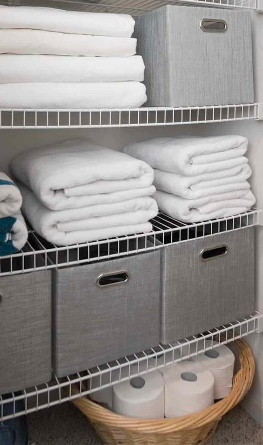 Entire Modern 2-bedroom W Free Laundry, Fast Wi-fi, Baby Crib, 10-min To Downtown & Beach, Available Now!