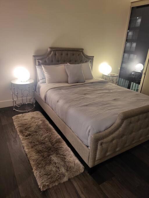 Heart Of San Diego- Petco Park Apartment *
