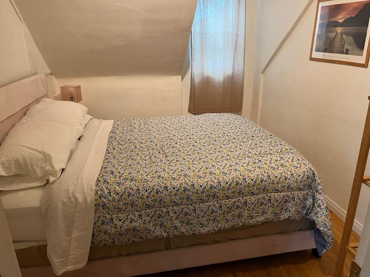 Apartment Secluded, Charming And Unique! Spacious Excellent Location *