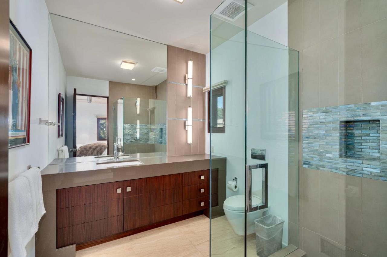 Luxury Beachfront With Hot Tub & Ocean Views *