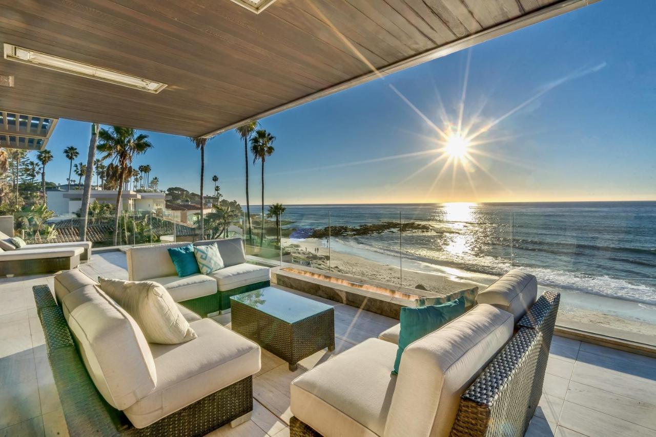 Luxury Beachfront With Hot Tub & Ocean Views Holiday home *