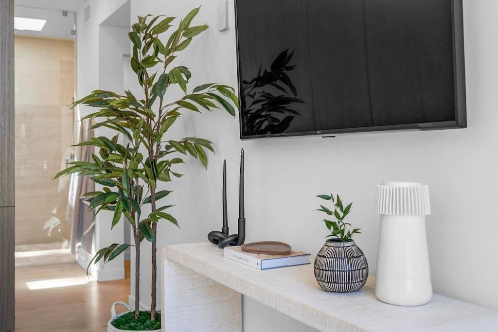Experience Eco-luxury At Its Finest - Centrally Located Clea House In San Diego! *
