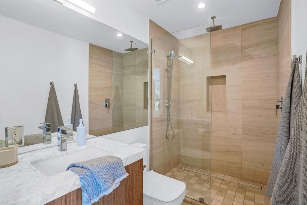 Experience Eco-luxury At Its Finest - Centrally Located Clea House In San Diego! Holiday home *