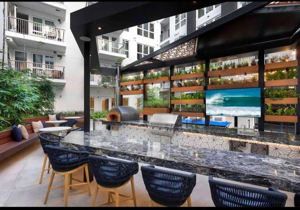Lux With Rooftop Pool By Petco Park And Convention Center 41 Apartment *
