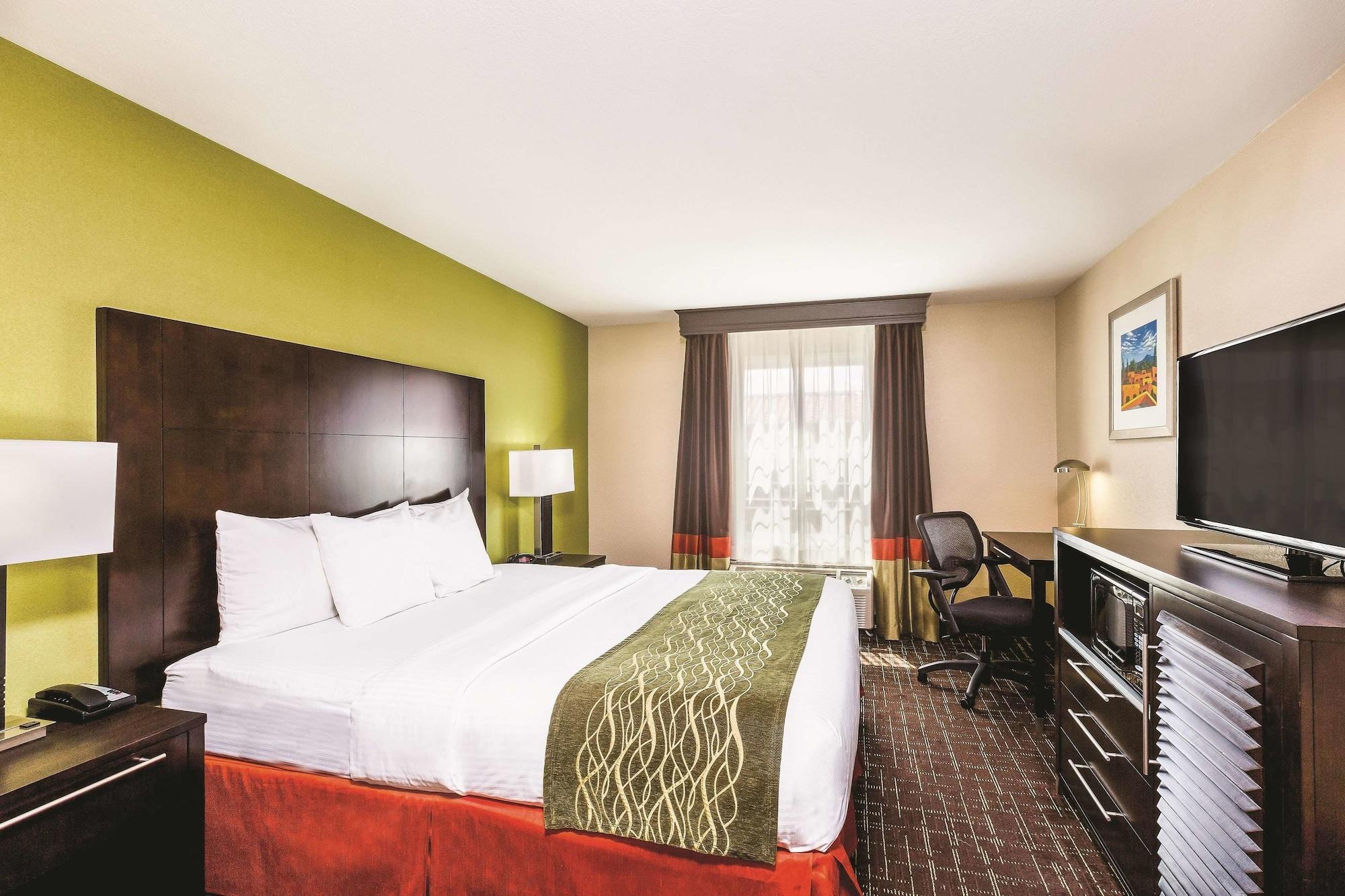 Comfort Old Town 3*