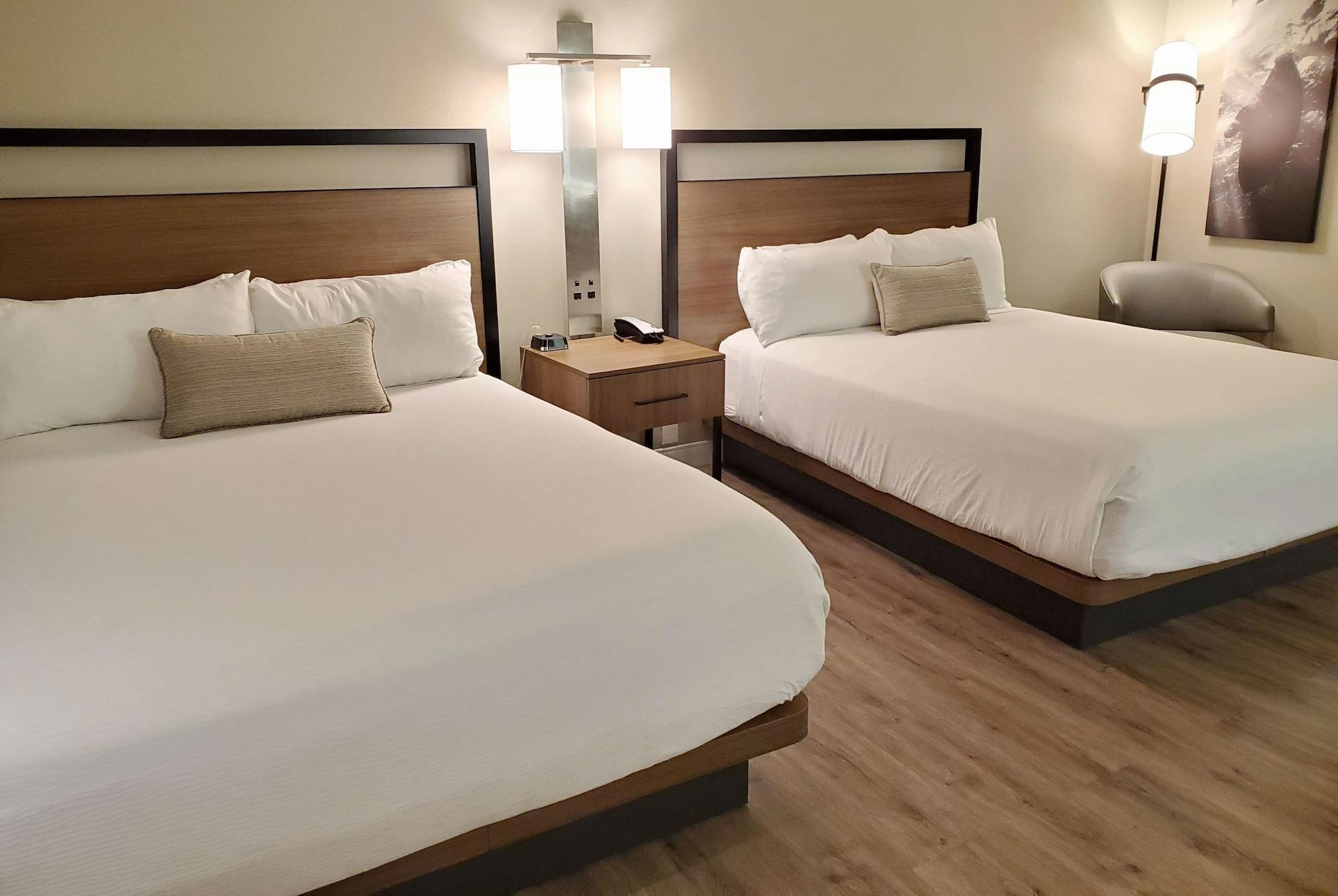 Wyndham Garden Hotel 3*