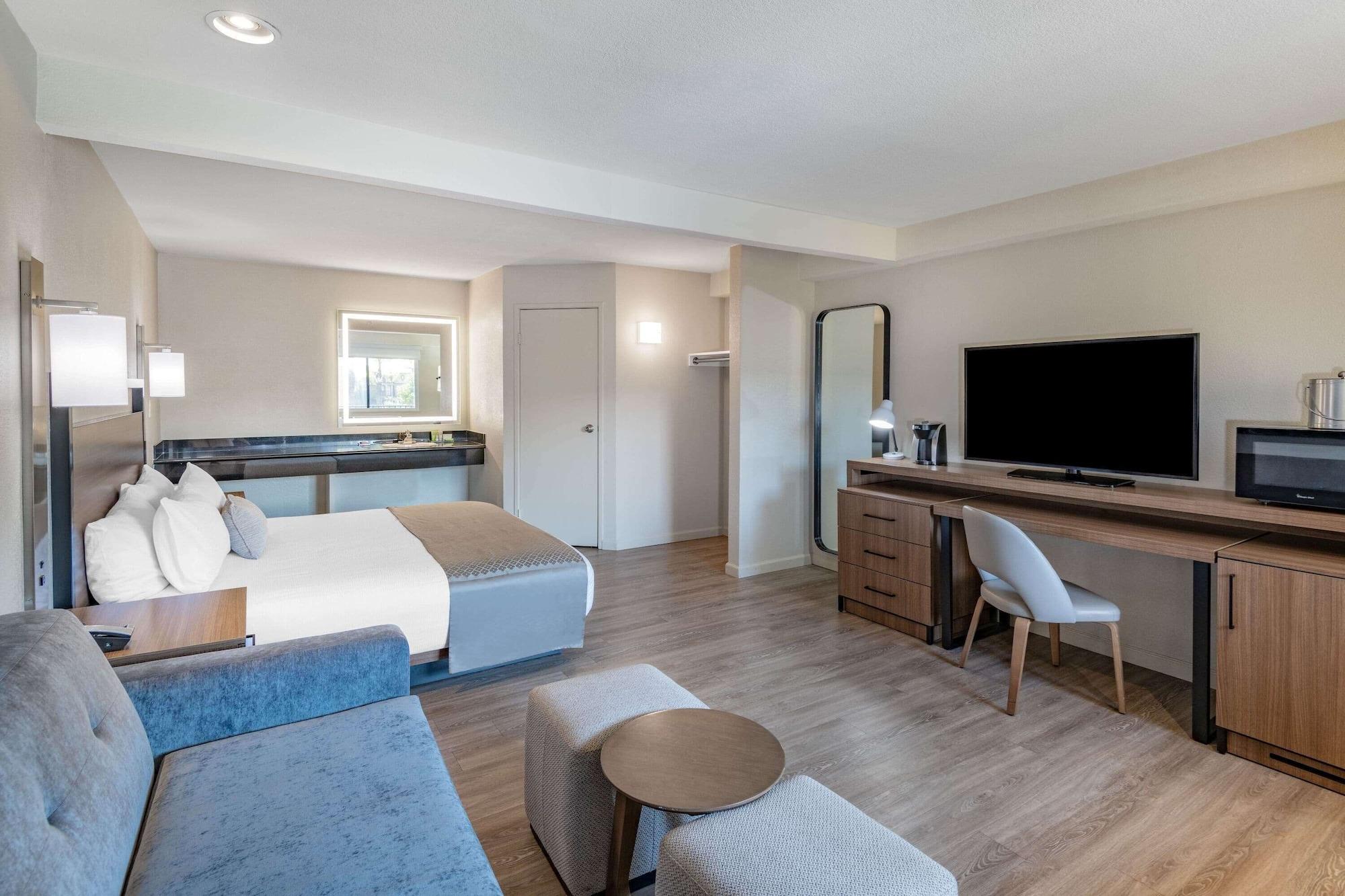 Wyndham Garden Hotel