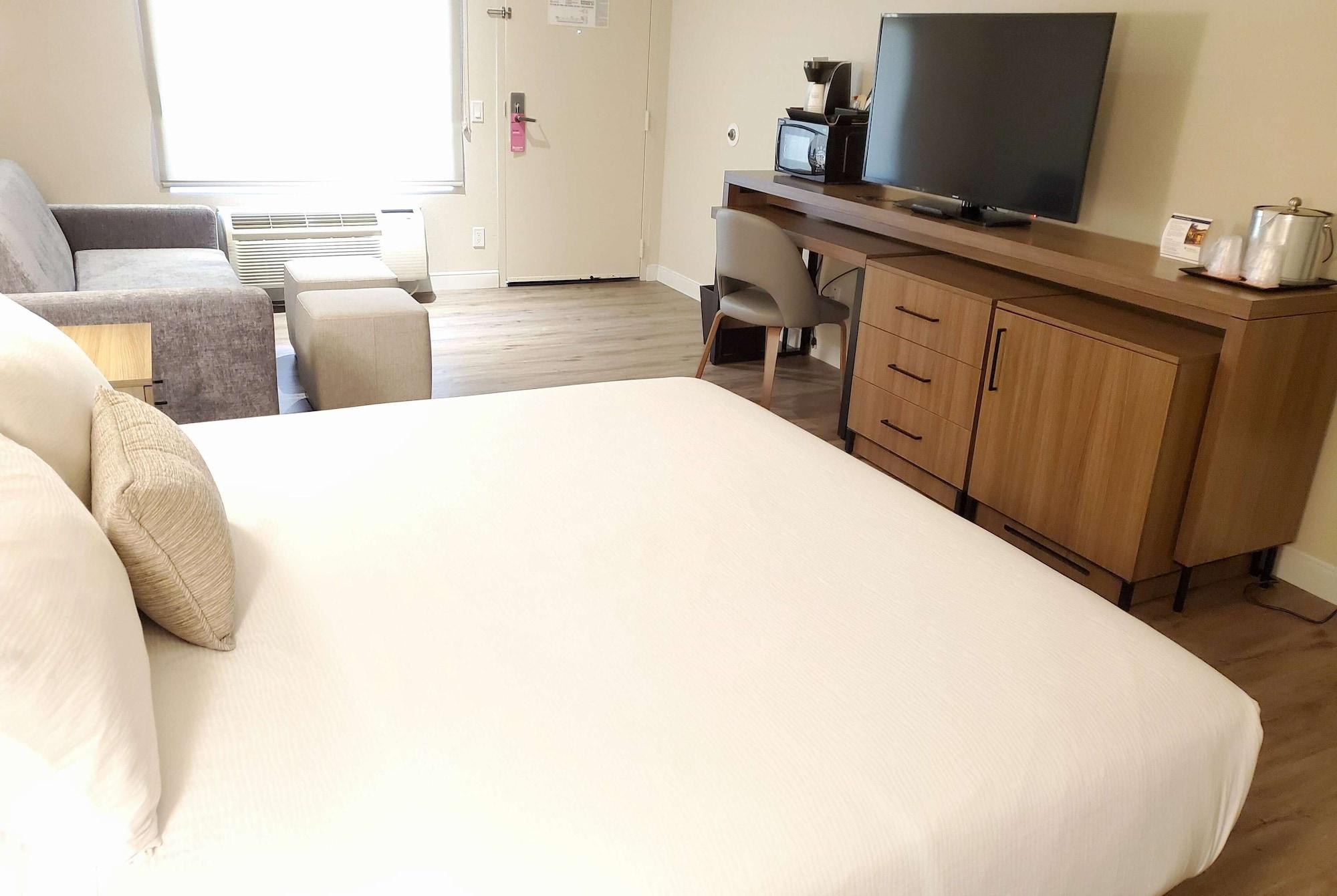Wyndham Garden Hotel