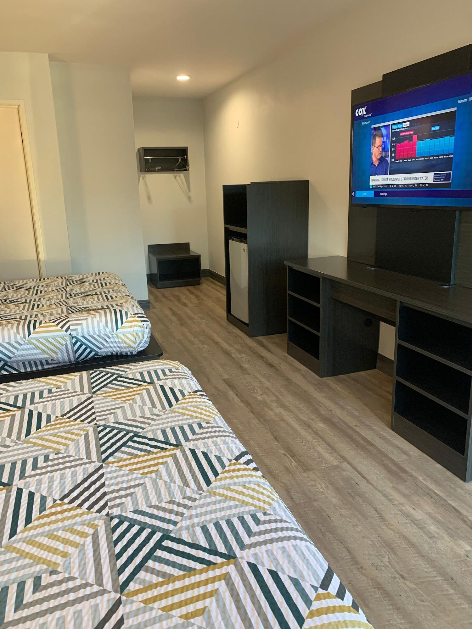 6 San Diego, Ca Airport Harbor Hotel