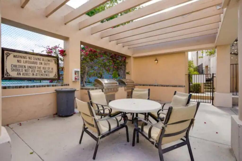 Corner 2-story One Bedroom La Jolla