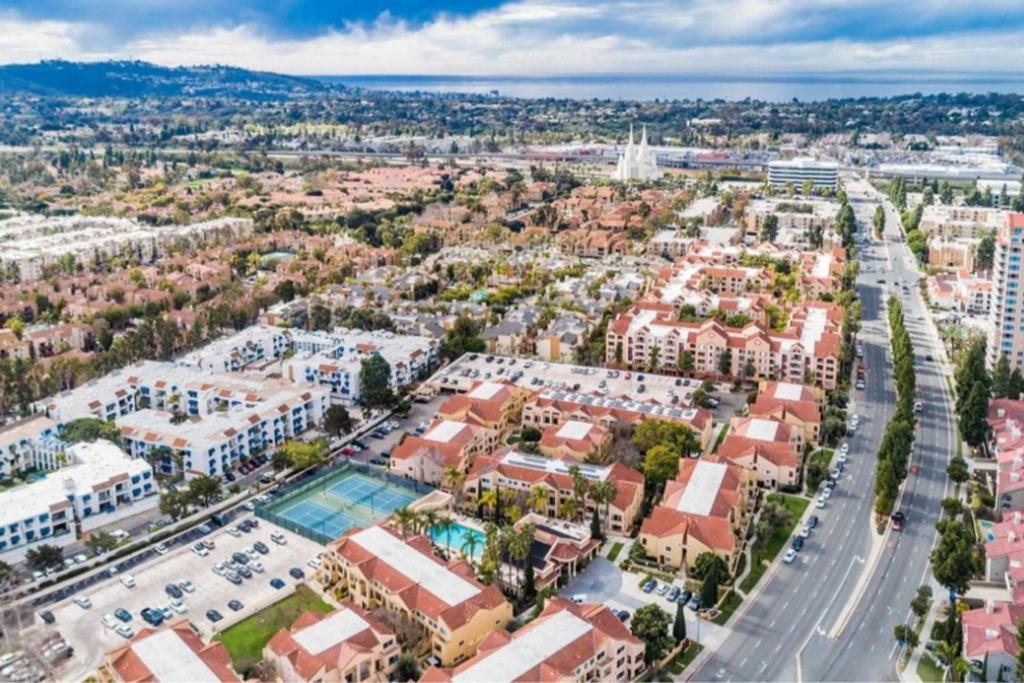 Corner 2-story One Bedroom La Jolla *