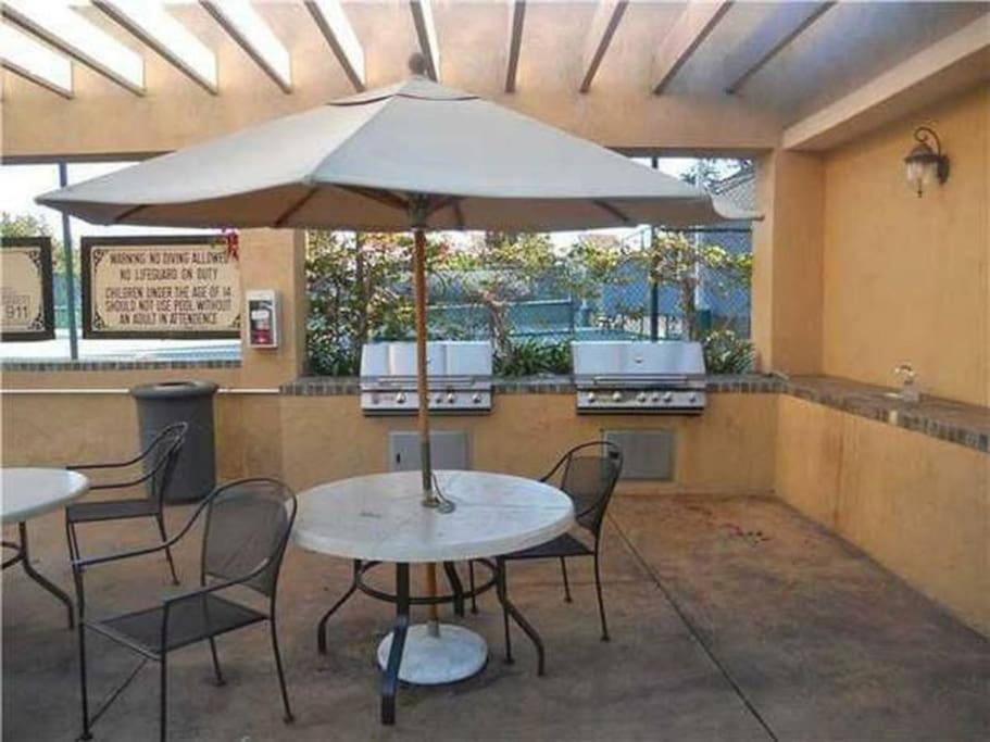 Corner 2-story One Bedroom La Jolla Apartment *