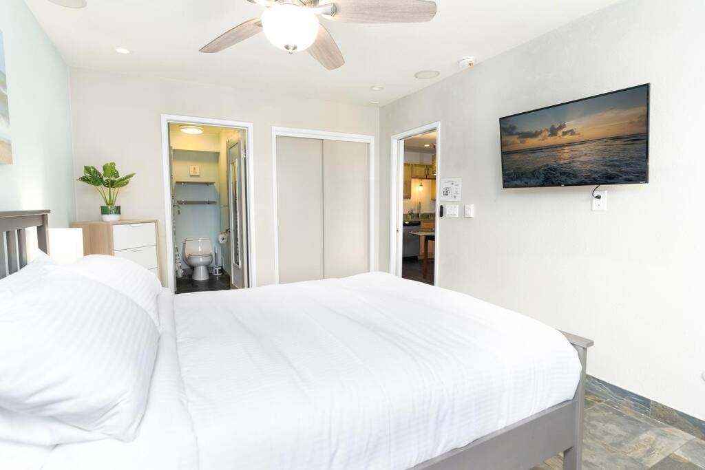 Holiday home Pineapple Paradise -in The Heart Of Mission Beach- Just Steps To And Belmont Park San Diego