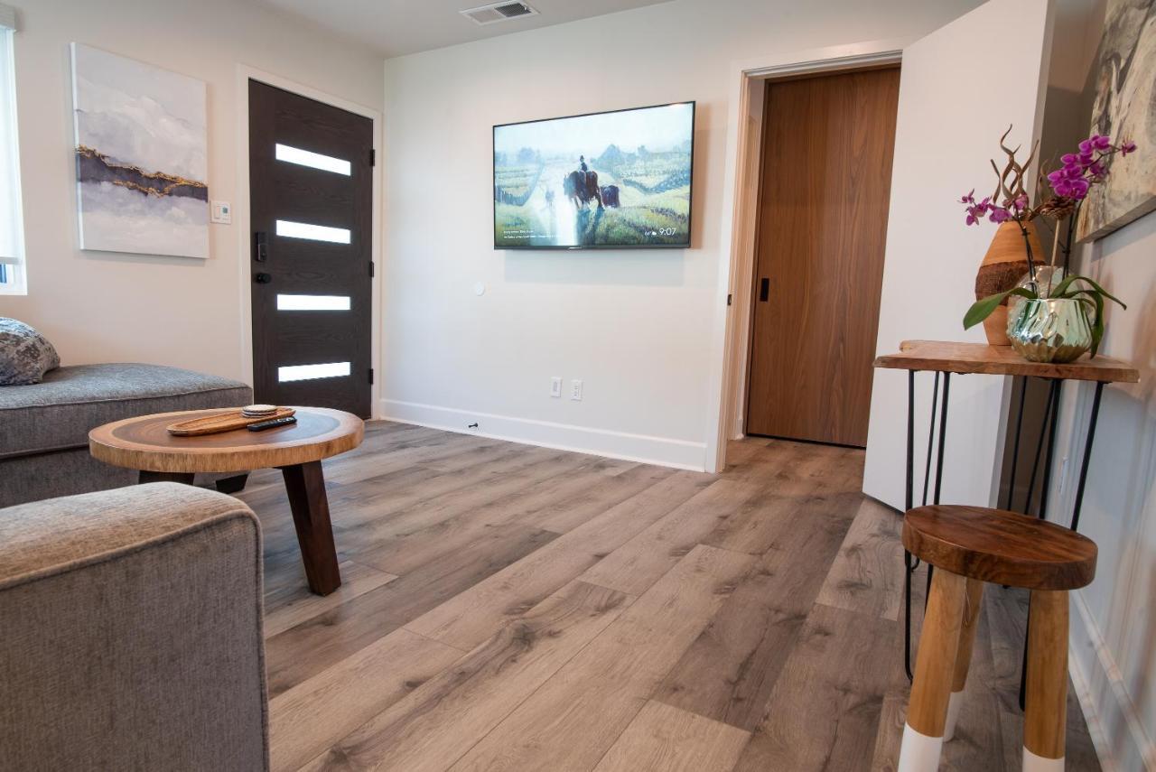 Apartment 5079 Lotus Street San Diego