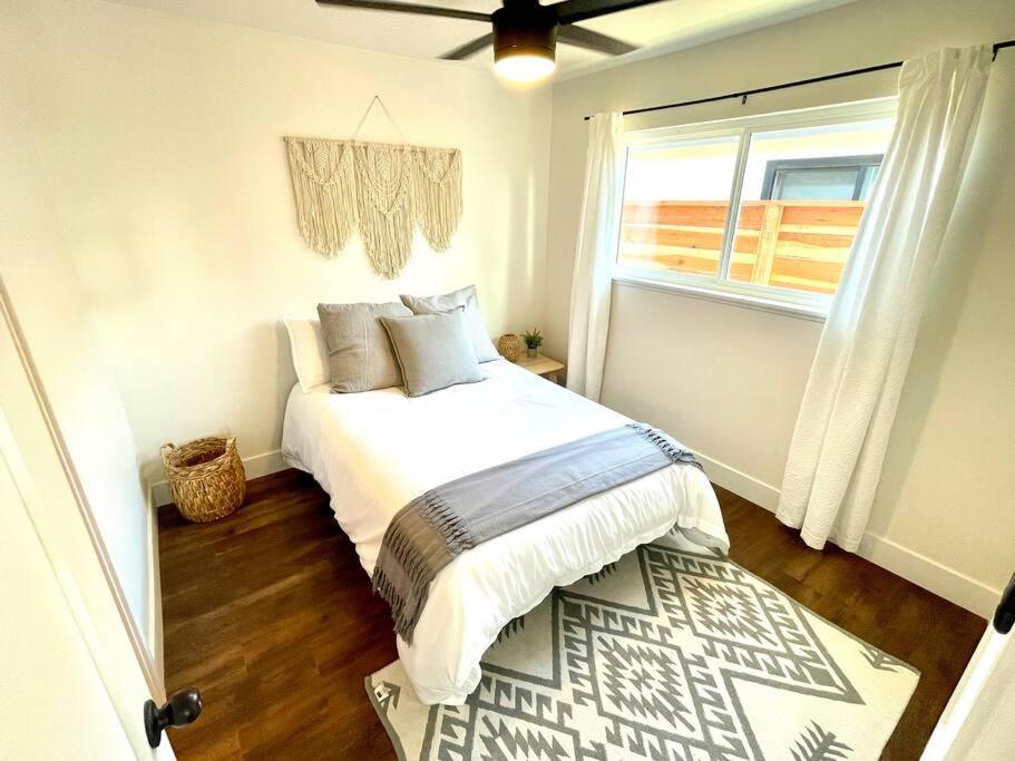 Modern With View And Large Private Backyard Holiday home San Diego